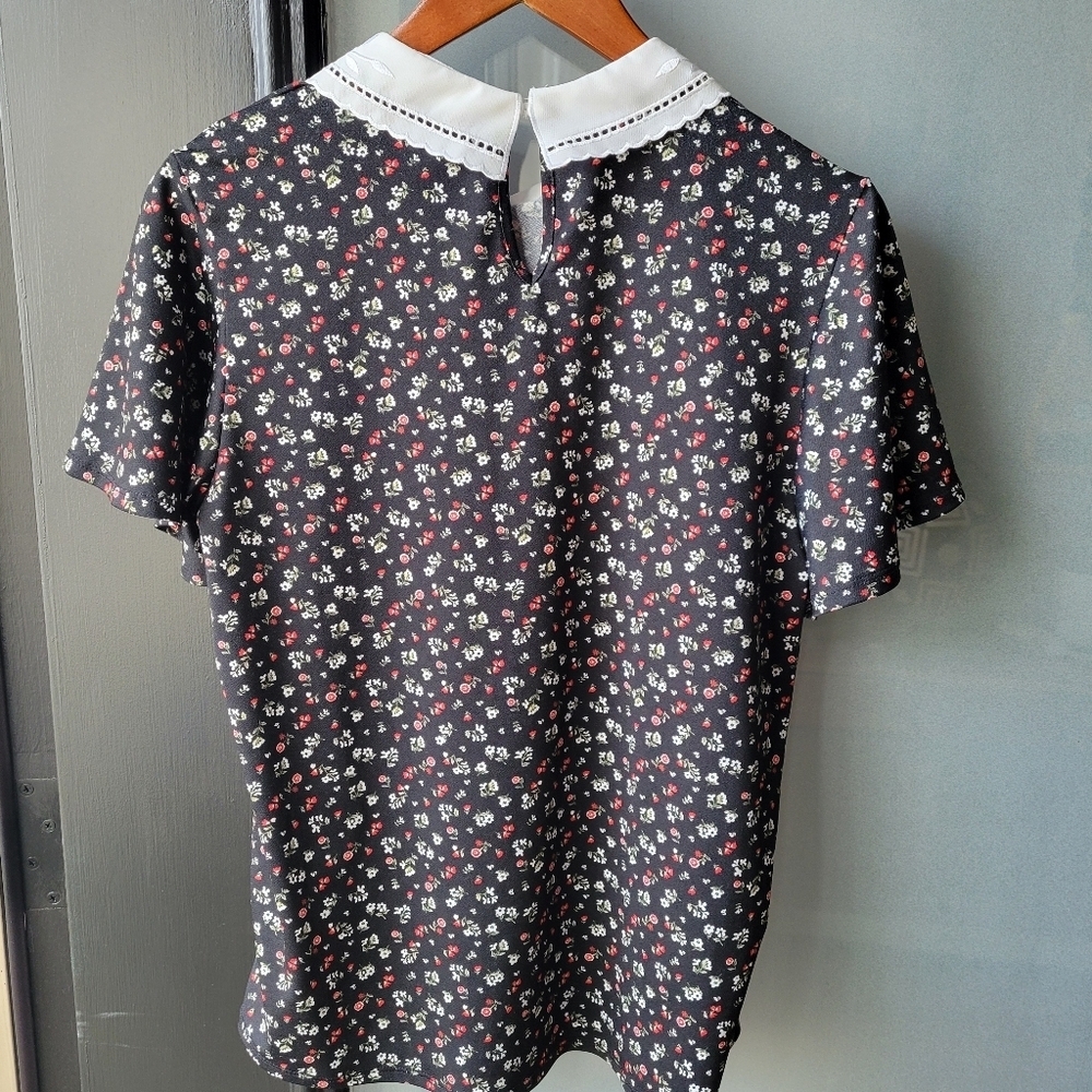 Faith and Joy Retro Style Blouse Size Medium Flare Sleeves Black/Flowers Leaves - Picture 3 of 11